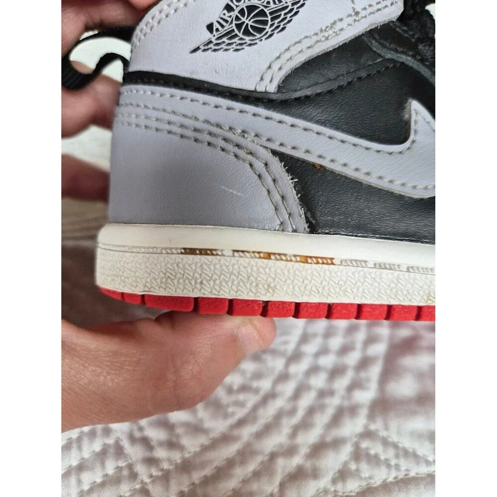 VGUC Nike Air Jordan 1 Mid TD Bred Shadow Grey Black Littlen Kids 8